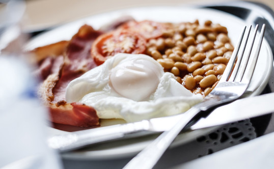 What is the difference between food intolerance and food allergies?